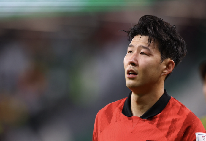 Son Heung-min: 'Tôi xin lỗi' - Bóng Đá