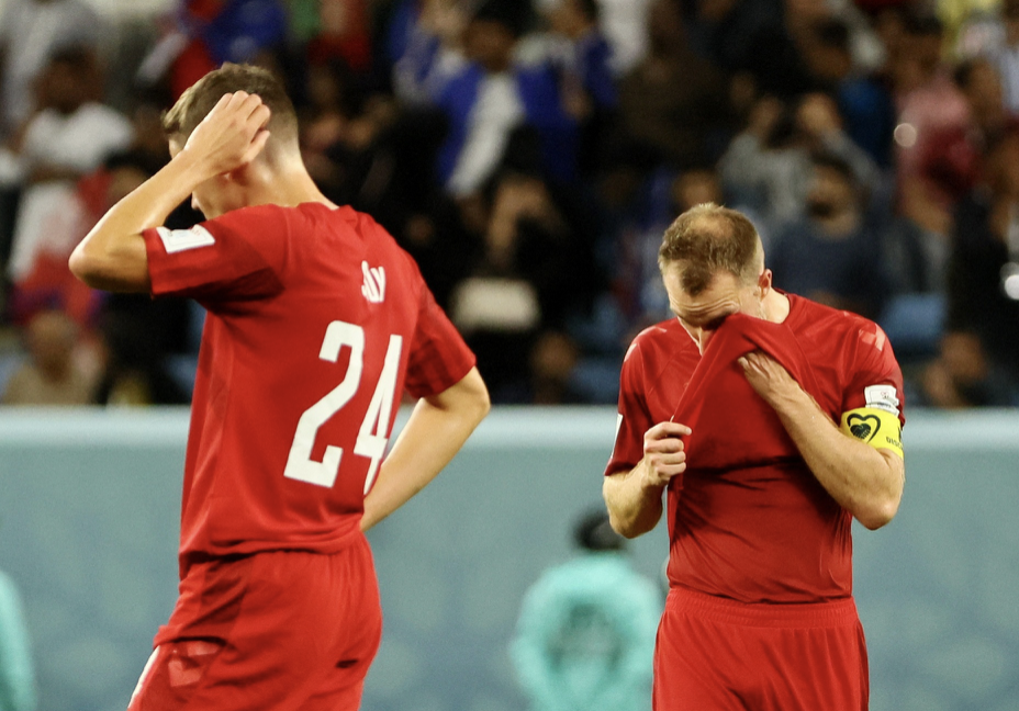 Eriksen rơi nước mắt trong ngày Đan Mạch bị loại khỏi World Cup - Bóng Đá