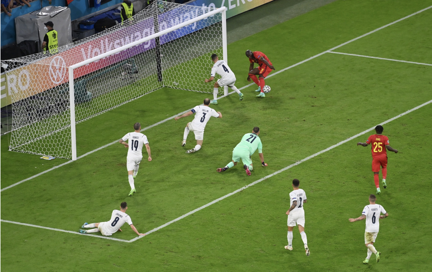 Lukaku quá vụng về - Bóng Đá