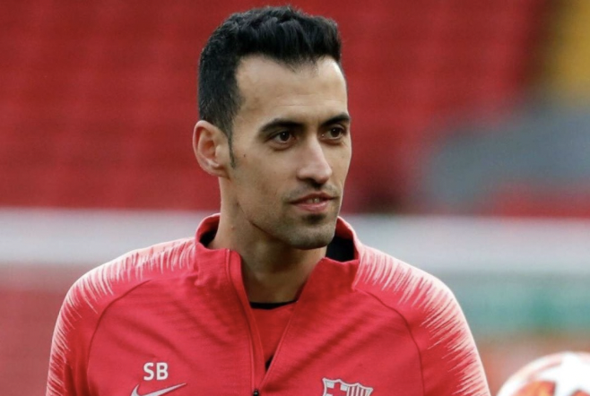 Busquets đứng trước ngã ba đường - Bóng Đá