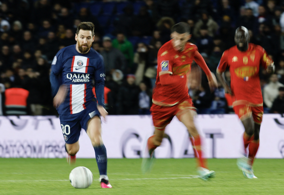 Messi mặc áo tưởng nhớ Pele - Bóng Đá