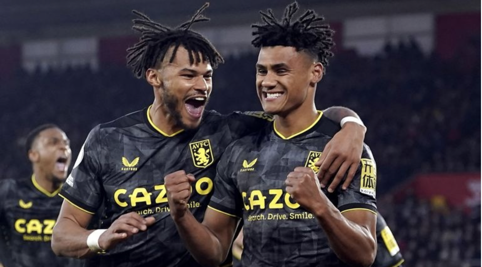 Sự cố khiến trận đấu ở Premier League bị hoãn hơn 10 phút - Bóng Đá