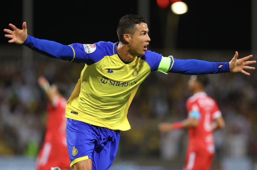 Ronaldo còn cơ hội trở lại châu Âu - Bóng Đá