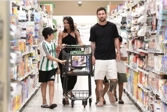Người dân Florida bị sốc vì sự giản dị của Messi  - Bóng Đá