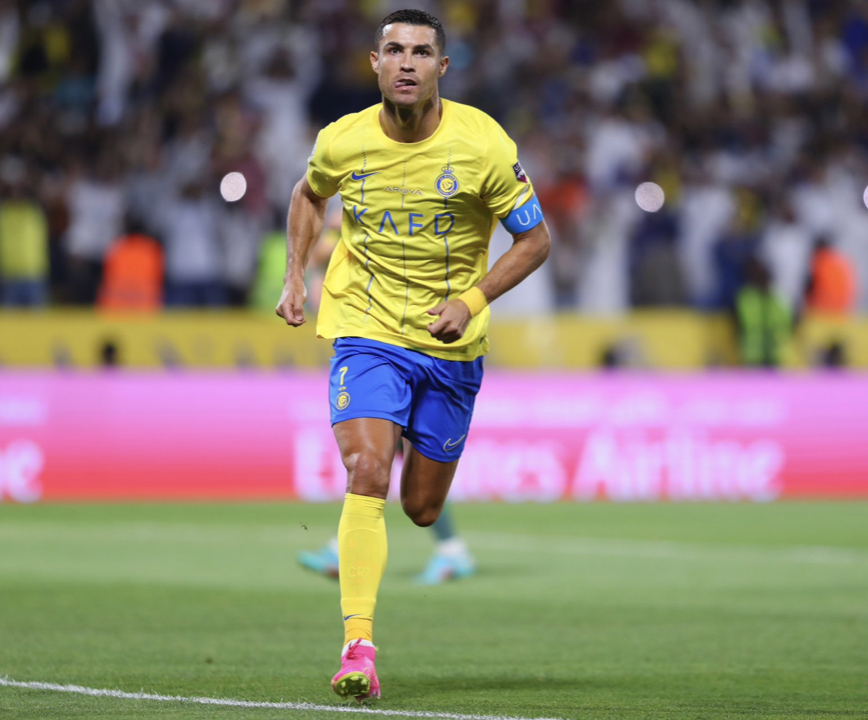Top 10 ngôi sao hưởng lương khủng nhất 2023: Messi 'ngửi khói' Ronaldo - Bóng Đá