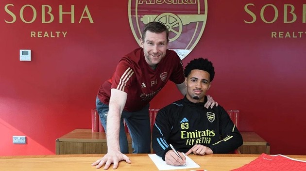CHÍNH THỨC! Arsenal 