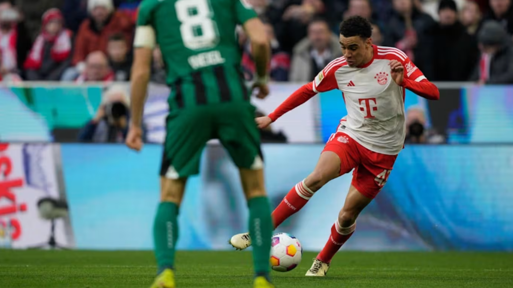 Bayern, Leverkusen - Bóng Đá