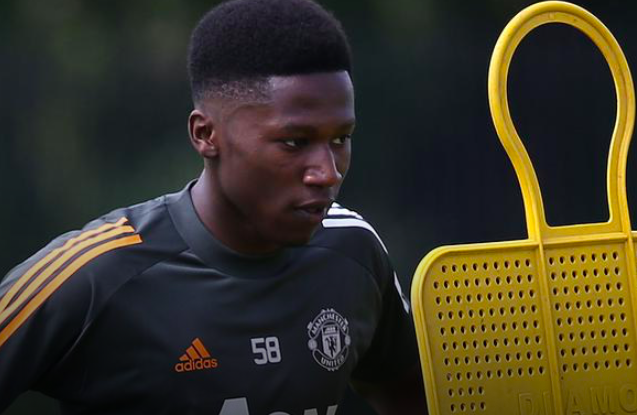 OFFICIAL: Di'Shon Bernard leaves Man Utd - Bóng Đá