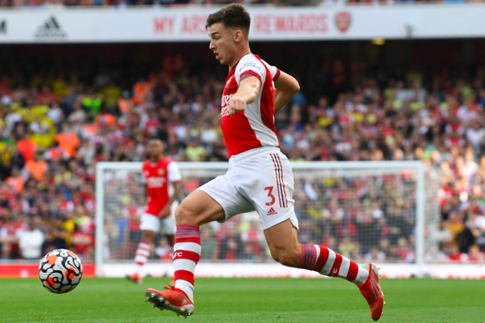 Paul Merson has said that Arsenal left-back Kieran Tierney never lets his team down. - Bóng Đá