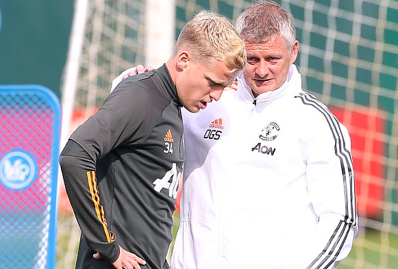 Manchester United outcast Donny van de Beek is prepared to make ANOTHER effort to leave the club in January  - Bóng Đá