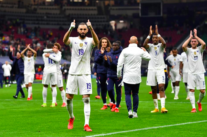 Martial cười tươi khi cùng Pháp ăn mừng danh hiệu Nations League - Bóng Đá