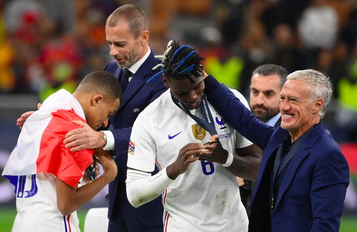 Martial cười tươi khi cùng Pháp ăn mừng danh hiệu Nations League - Bóng Đá