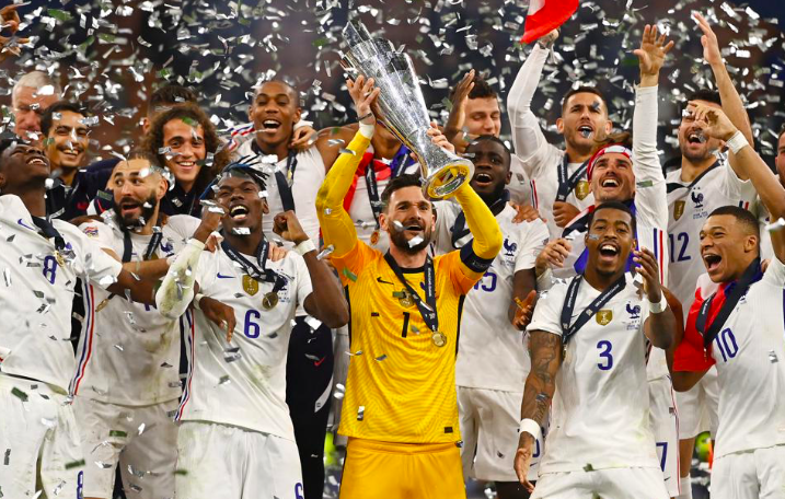 Martial cười tươi khi cùng Pháp ăn mừng danh hiệu Nations League - Bóng Đá