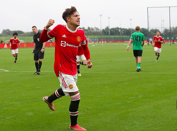 8 cầu thủ tài năng xuất hiện trên sân tập Quỷ đỏ là ai? - Bóng Đá