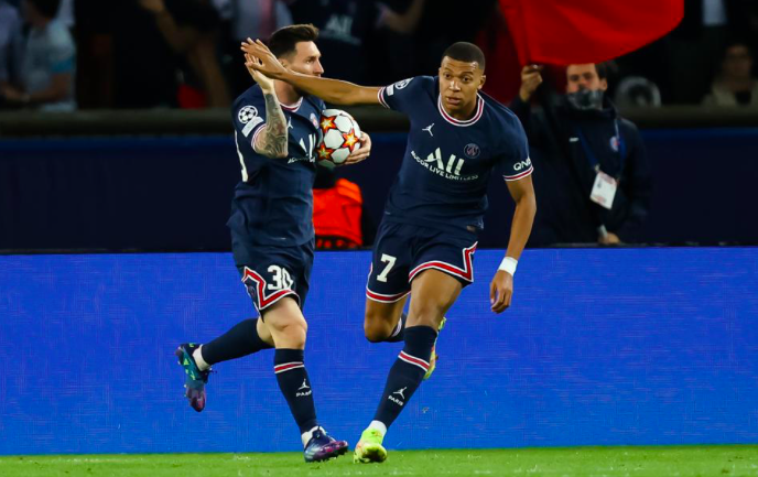 Mbappe sút phạt đền lên trời ở trận Leipzig - Bóng Đá