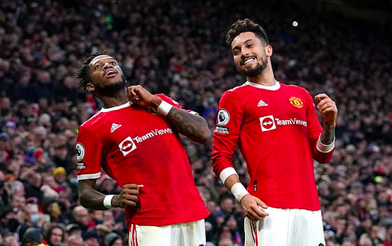 Ghi bàn đẳng cấp, Fred có màn nhảy nhót ăn mừng hài hước - Bóng Đá