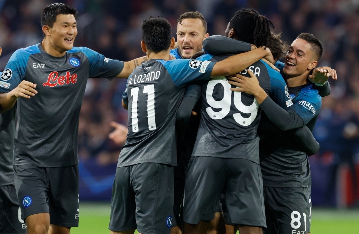 Napoli đè bẹp Ajax - Bóng Đá