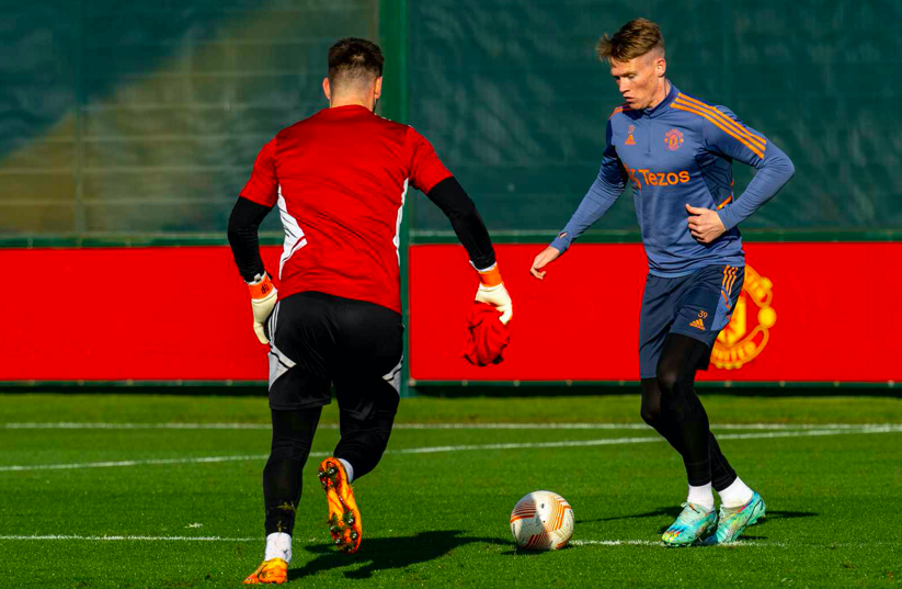 M.U tập luyện: Ronaldo trở lại với thái độ khó tin - Bóng Đá