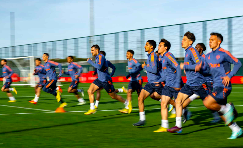 M.U tập luyện: Ronaldo trở lại với thái độ khó tin - Bóng Đá