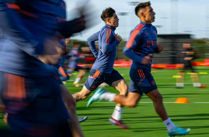 M.U tập luyện: Ronaldo trở lại với thái độ khó tin - Bóng Đá