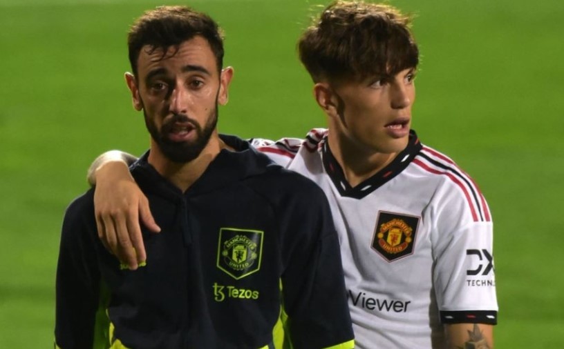 Bruno Fernandes bị chỉ trích sau phát ngôn về Garnacho - Bóng Đá