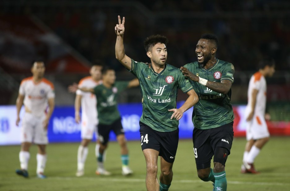 Giúp TPHCM trụ hạng, HLV Vũ Tiến Thành từ chối nhận 'có tài' - Bóng Đá