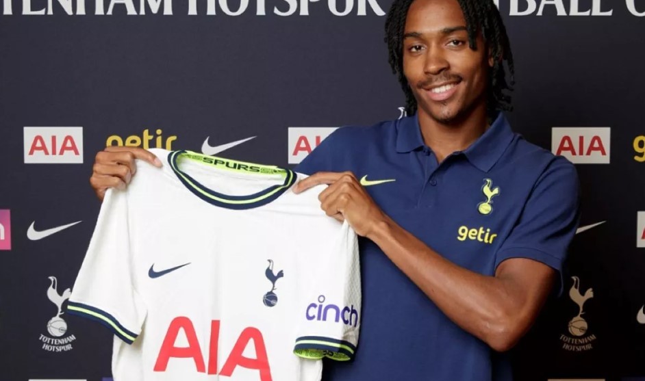 Conte tống khứ tân binh sau 4 tháng - Bóng Đá