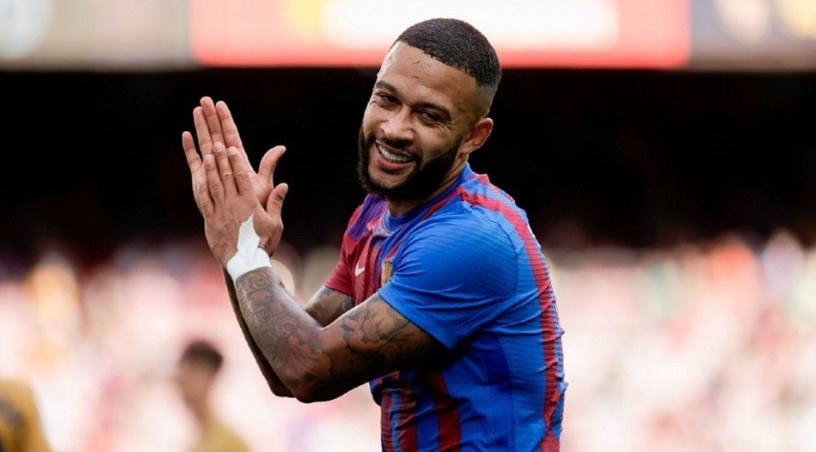 Depay khó chịu với Barca - Bóng Đá