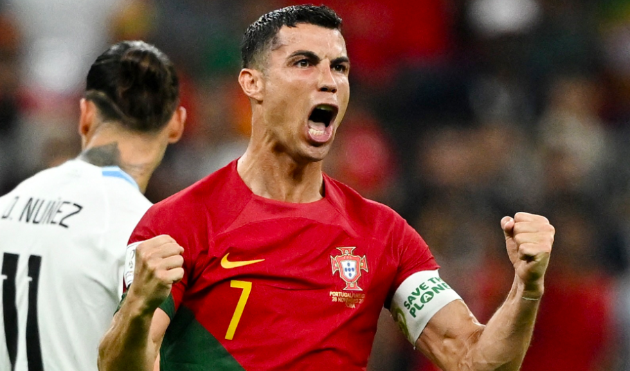 Thái độ của Ronaldo với Fernandes sau khi bị tước bàn thắng - Bóng Đá