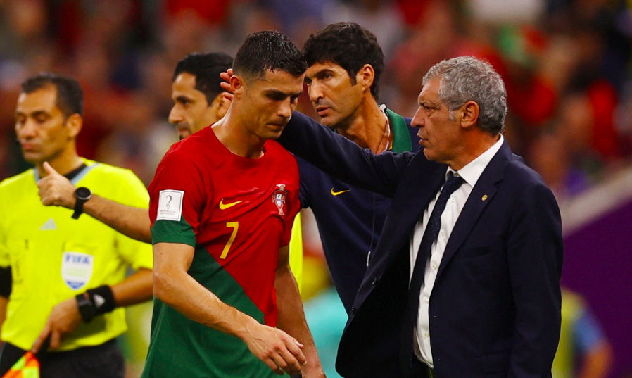 Thái độ của Ronaldo với Fernandes sau khi bị tước bàn thắng - Bóng Đá