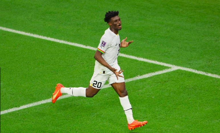Arsenal and Newcastle United have reportedly joined Tottenham Hotspur in the race to sign Mohammed Kudus. - Bóng Đá