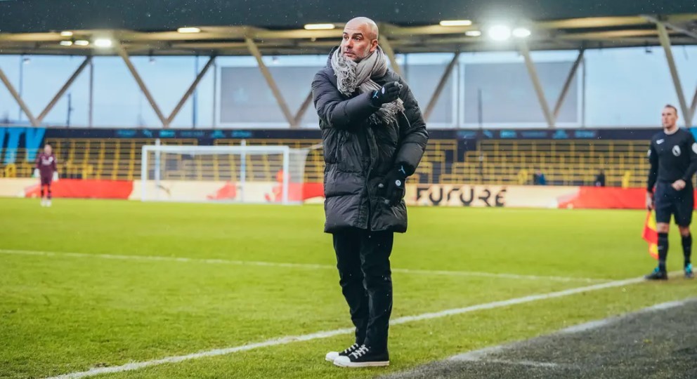 Pep Guardiola thừa nhận Man City không có cầu thủ để đá với Liverpool - Bóng Đá