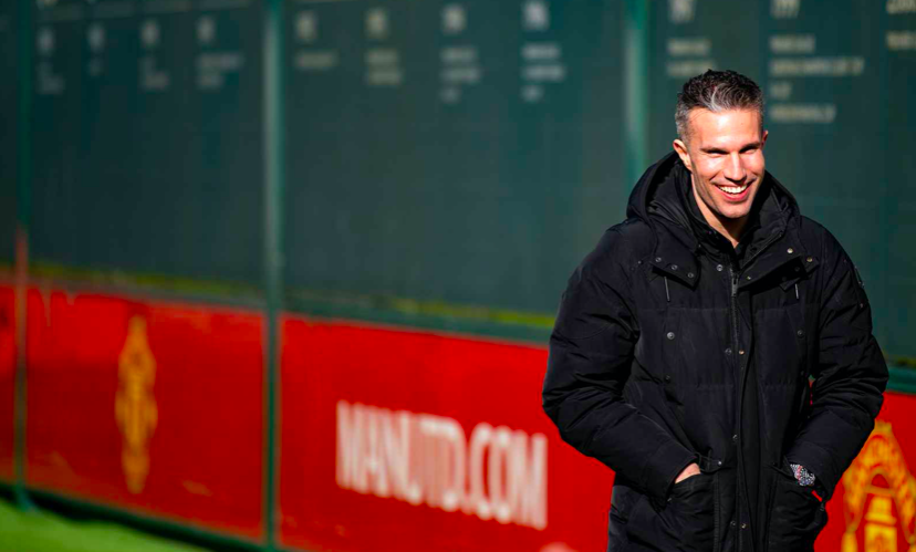 Van Persie bất ngờ tới buổi tập M.U, theo sát Wout Weghost - Bóng Đá