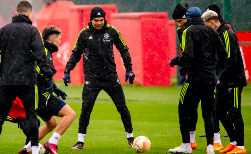 Cơn ác mộng số 9 trở lại, sân tập Man Utd yên ắng lạ thường - Bóng Đá