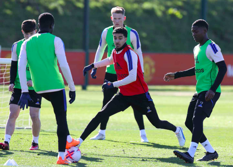 Loạt gương mặt mới xuất hiện, sân tập Man Utd  - Bóng Đá