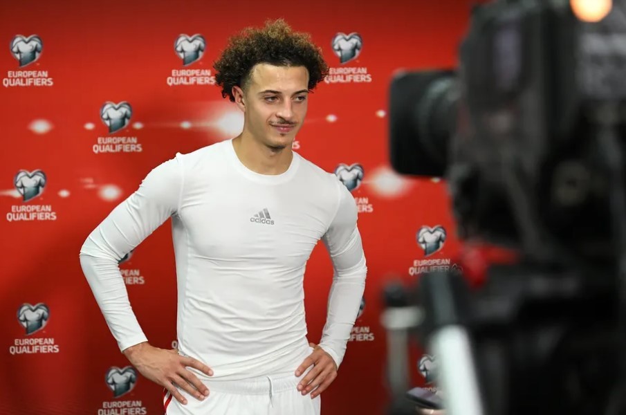 Chelsea ra giá bán ngôi sao 