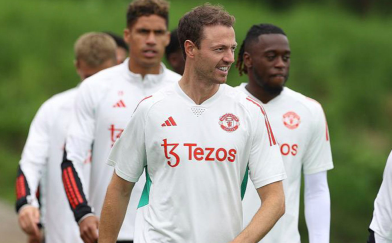 Official: Jonny Evans - Bóng Đá