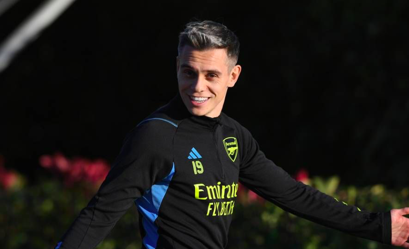 Số 10 tái xuất; Bước ngoặt xảy đến trong buổi tập của Arsenal - Bóng Đá