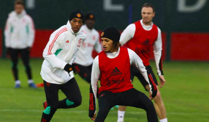 Bất ngờ Rashford; 2 cú hích xuất hiện trên sân tập Man Utd - Bóng Đá