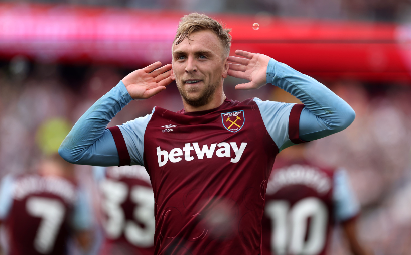 Đội hình 11 cái tên xuất sắc ở EPL không thuộc 'Big Six' - Bóng Đá