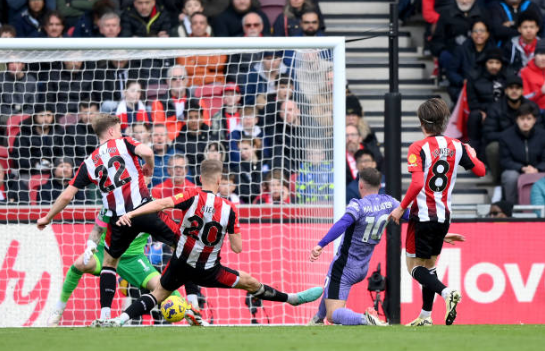 TRỰC TIẾP Brentford 0-2 Liverpool (H2): Mac Allister ghi bàn - Bóng Đá