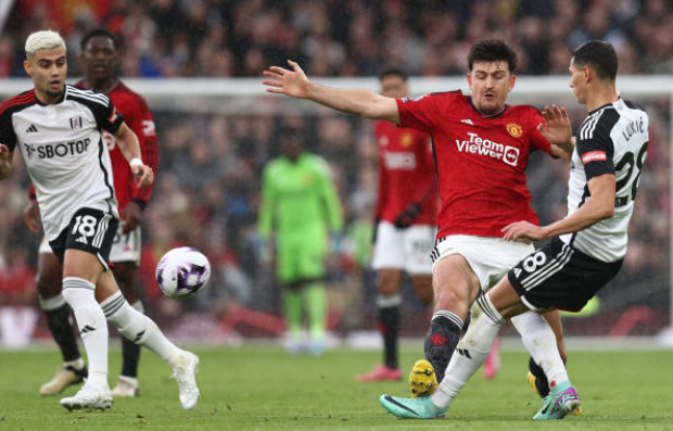 ‘Very lucky’… Pundits say 30-year-old Manchester United star was fortunate to avoid red card - Bóng Đá