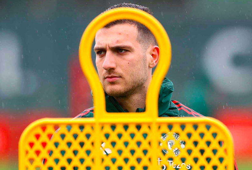 Cái tên lạ hoắc xuất hiện; Mainoo gây chú ý trên sân tập M.U - Bóng Đá