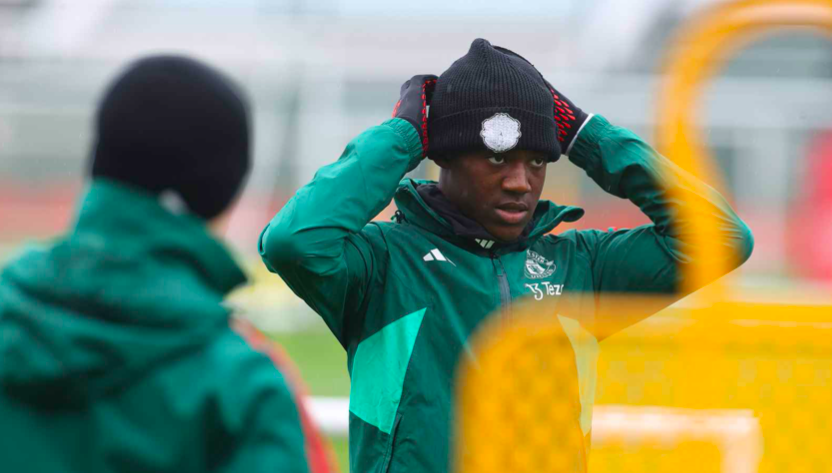 Cái tên lạ hoắc xuất hiện; Mainoo gây chú ý trên sân tập M.U - Bóng Đá