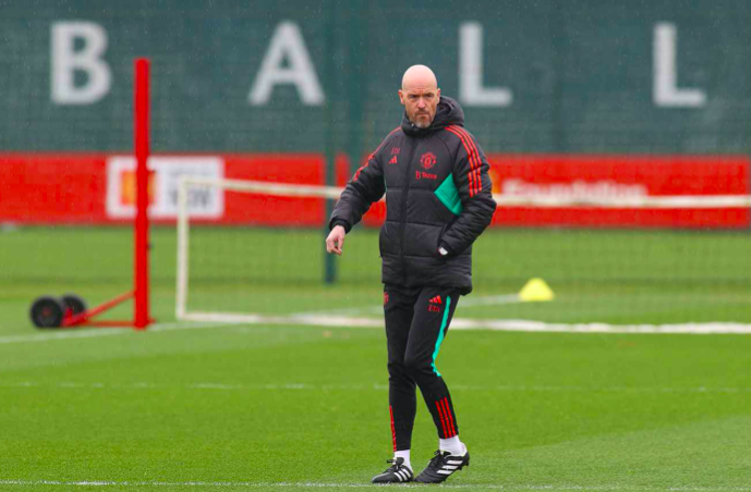 Cái tên lạ hoắc xuất hiện; Mainoo gây chú ý trên sân tập M.U - Bóng Đá