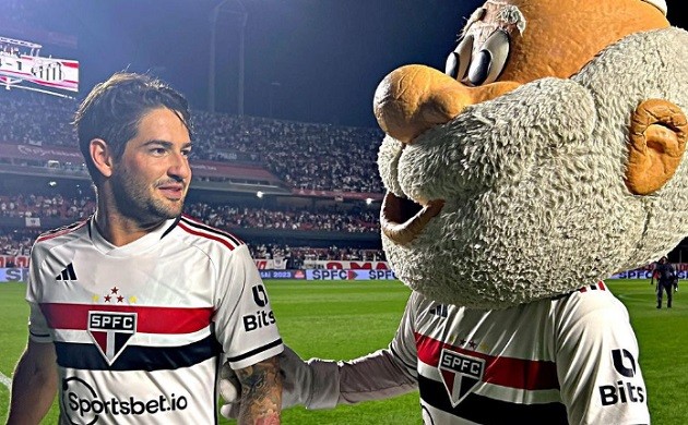  Former wonderkid and Chelsea flop does absolutely bonkers celebration after scoring for new club at 33 - Bóng Đá