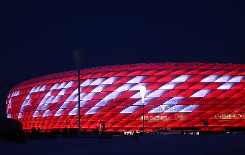 Bayern tri ân huyền thoại Beckenbauer - Bóng Đá