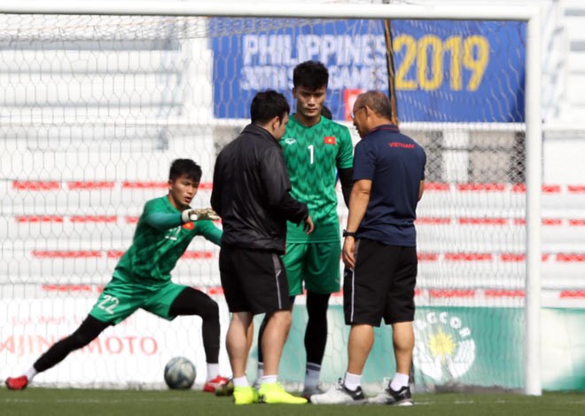 HLV Park Hang-seo và cơn đau đầu mang tên 