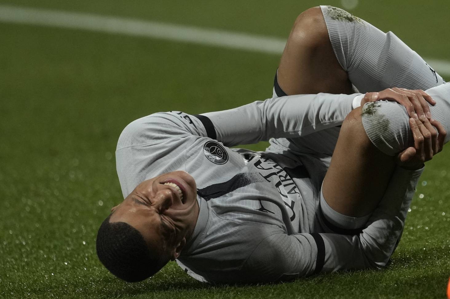 Mbappe out 3 weeks injury - Bóng Đá