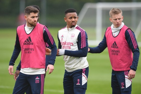 Arsenal star Oleksandr Zinchenko makes surprise return to training ahead of Brighton clash - Bóng Đá